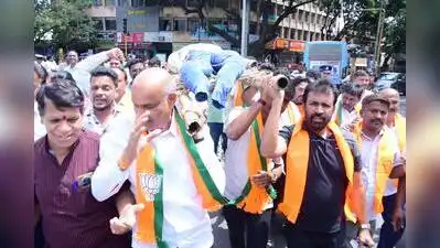 Mysuru : BJP supporters on Thursday took out a mock funeral procession in Mysuru, accusing