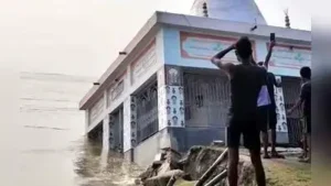 Malda: A 175-year-old Shiva temple in Ratua collapsed into Ganga on Sunday as flood conditions
