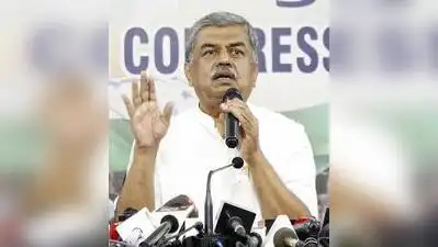 Because they were from ‘Pakistan’, bK Hariprasad had accused Abhay Patil of BJP of asking EC