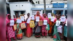 Tension erupted outside the BDO office in Harishchandrapur-I as angry women were stopped