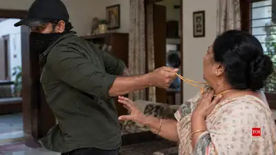 Actor arrested for snatching gold chain from elderly woman in Mumbai's Santacruz