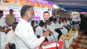 Minister's public plea to Mallikarjun exposes cracks in Davanagere Cong