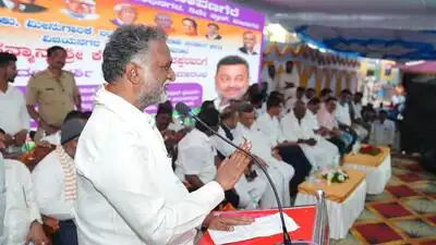 Minister's public plea to Mallikarjun exposes cracks in Davanagere Cong