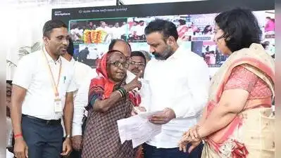 Inaugurating a Praja Seva Movement meeting at a private school in Kalaghatagi, Lad said