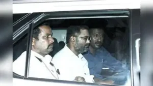 Dharwad tahsildar Sachchidanand Kachanur (centre) was arrested by the Karnataka Lokayukta