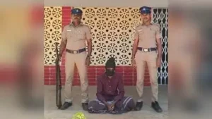 Man catches fire while hurling petrol bomb
