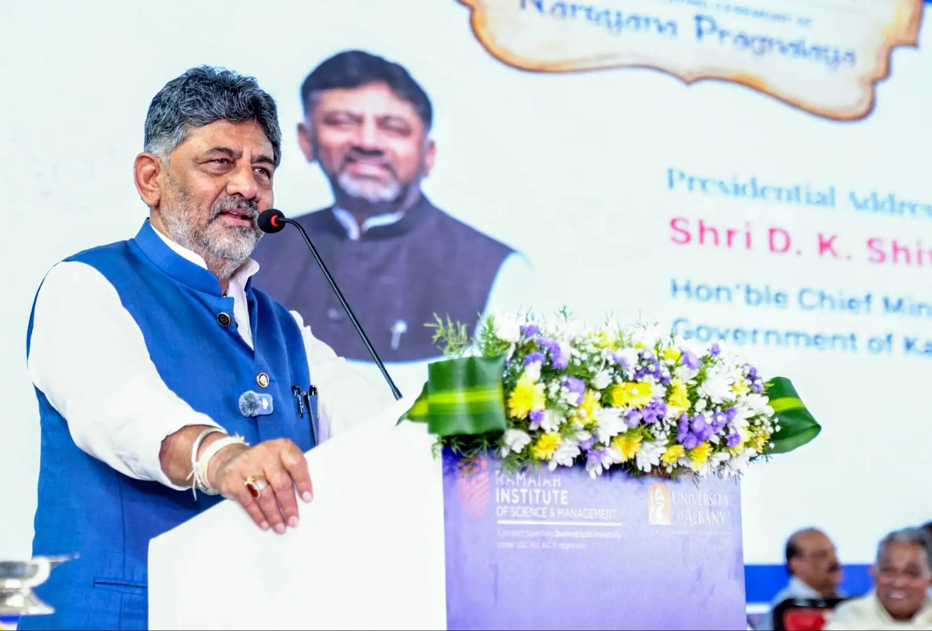 Ministers and officials conducting Prajaseva meetings must periodically review whether promises