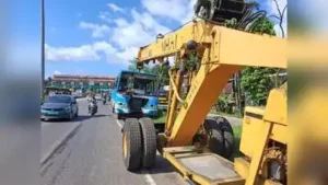 Speeding private bus rams Kumbalam toll plaza; 24 injured