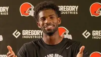 Shedeur Sanders makes unexpected gesture for Glenville after 11 players confronts charges