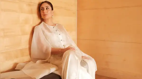 She opted for a flowy Anamika Khanna outfit, which made Kareena look like the queen