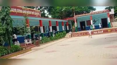 SM Bhoomraddi Govt Higher Primary School in Mundaragi is developed on par with any hitech