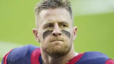 Watt reveals surprise over Aaron Rodgers’ brutal hits as “unconventional” recovery methods