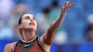 1 Aryna Sabalenka encountered an unusual distraction during her US Open third-round match