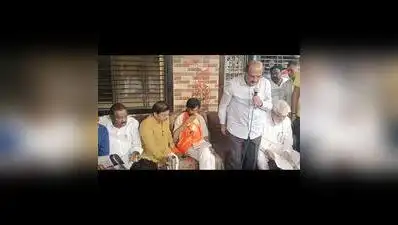 Maharashtra govt and administration managed to convince quota activist Manoj Jarange to call