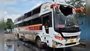 The bus caught fire at Ruikar Colony in Kolhapur city