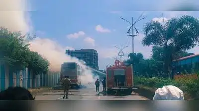 The bus caught fire at Ruikar Colony in Kolhapur city