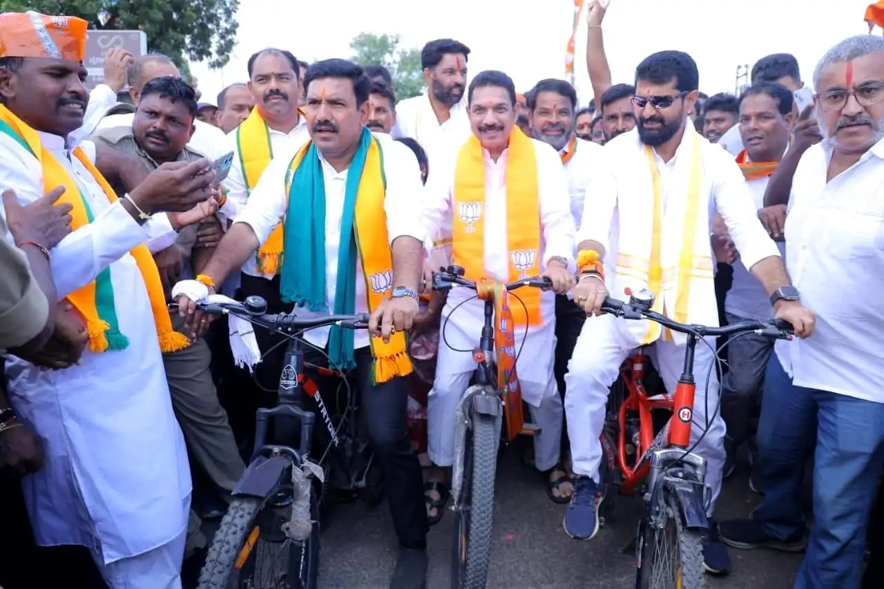 Addressing party workers, former minister Suresh Kumar alleged that the state govt has treated