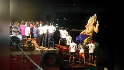 Thane: Thane city bade a noisy farewell to 10,281 Ganpati bappa idols on the final day