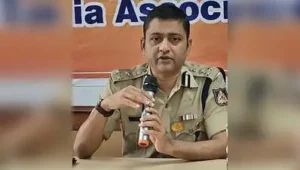 Viral photos of commissionerwith accused trigger row