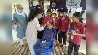 Students learned to prepare colours from naturally available materials, experimented