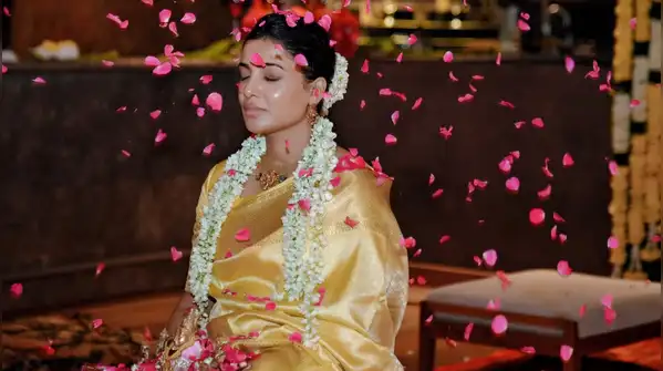 Samantha Ruth Prabhu was ever so graceful at her baby shower ceremony when she chose to wear