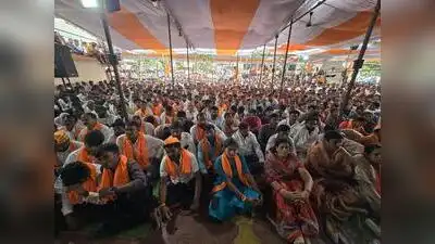 Demanding that Vikhe Patil step down from the state cabinet sub-committee on Maratha quota