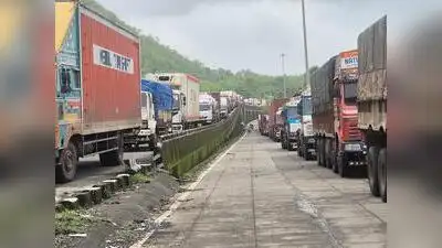 Citizens proposed separating the lane with a cement concrete divider and prohibiting heavy
