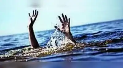 Kanpur: A 45-year-old man who jumped into the Shyamnala river to rescue his 12-year-old son was