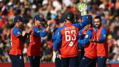 England beat Sri Lanka by eight wickets in the third T20I at Old Trafford in Manchester