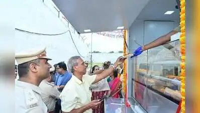 DGP Alok Kumar buying puffs from the bakery in Central Prison, Parappana Agrahara, Thursday