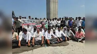 Residents in Kapsi protest against long pending construction work which has led to traffic