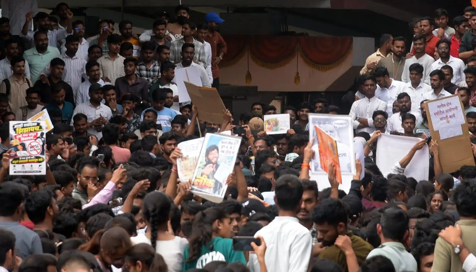 Students take to the streets in Sambhajinagar, seek transparent probe — MPSC paper leak