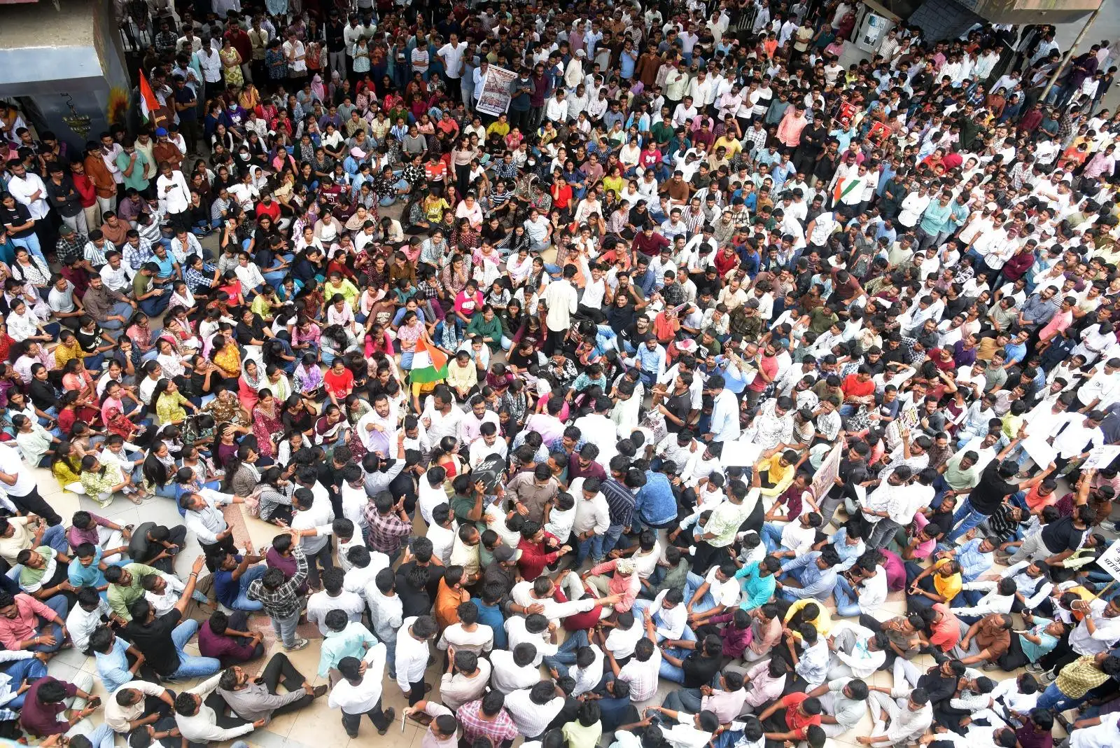 Students take to the streets in Sambhajinagar, seek transparent probe — MPSC paper leak