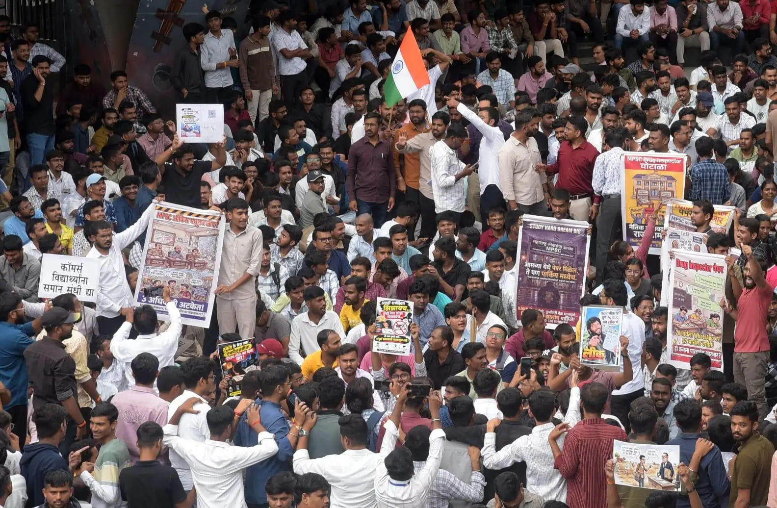 Students take to the streets in Sambhajinagar, seek transparent probe — MPSC paper leak