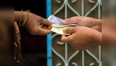 Govt engineer, driver held for taking Rs2 lakh bribe in Manamadurai