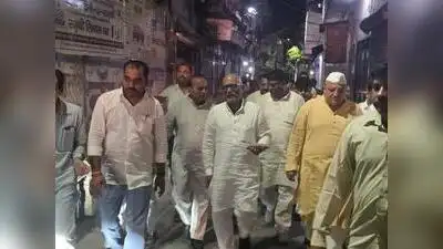 UP Cong chief meets Raza's family, argues cases filed on govt's orders