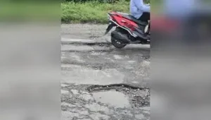 Minister sets 15-day deadline to identify critical roads on Bengaluru's outskirts — Patch-up time