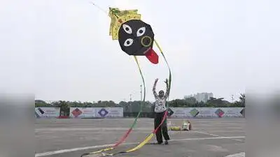 Kol kite show paves way for palash, tea festivals — Celebrating culture