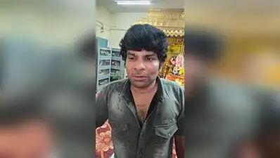 Eventually, a traffic police sub-inspector from JP Nagar traffic police station fought the man