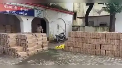 Kanpur: Sadar Kotwali police on Thursday night seized a truck carrying 550 cases of Indian-made
