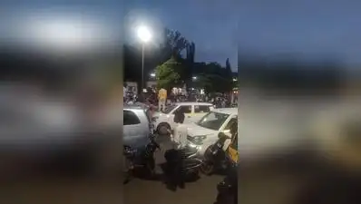 Traffic blocked near Vishrantwadi police station