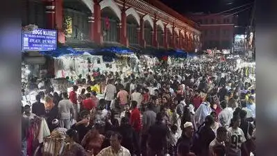 Kolkata: With less than a month to go for Durga Puja , the pre-festival shopping frenzy picked