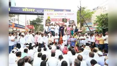 Former Congress minister Balasaheb Thorat addresses the Jan Akrosh Morcha at Sangamner