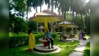A cafe on the ground floor of a Golf Green house