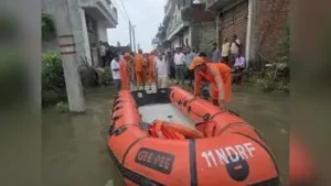 Rise in Pandu water level floods localities in Kanpur; NDRF teams deployed