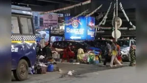 Cops rescue Gariahat flyover baby, 3 arrested