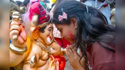 Kanpur : Idols of Lord Ganesh were installed at various pandals and homes in the city