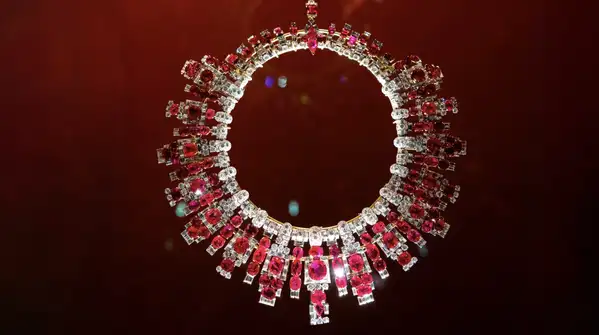 Pinterest The story of the Akbar Shah Diamond is of special interest, as it is said to contain