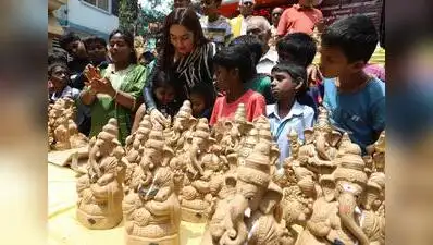 Actress Ragini Dwivedi participated in an eco-friendly clay Ganesha live demo for children