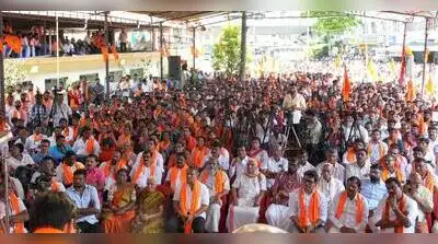 Vajradehi Mutt seer Sri Rajashekharananda Swami Monday alleged that the state govt was